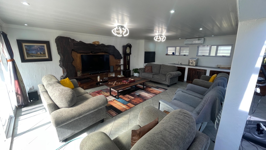 4 Bedroom Property for Sale in Van Der Hoff Park North West